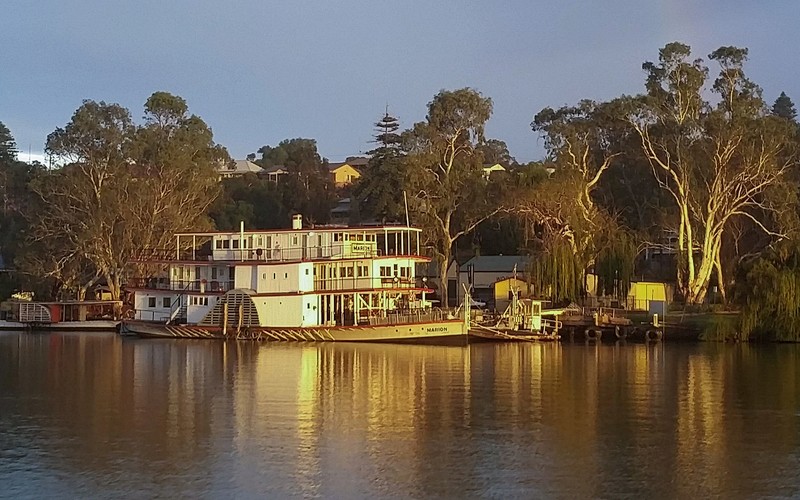 River paddle steamer cruises at Mannum